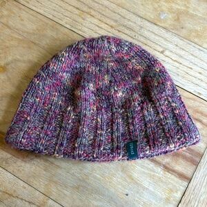 Pistil Designs, wool blend, beanie w/ a  Fleece lined band for warmth & comfort.